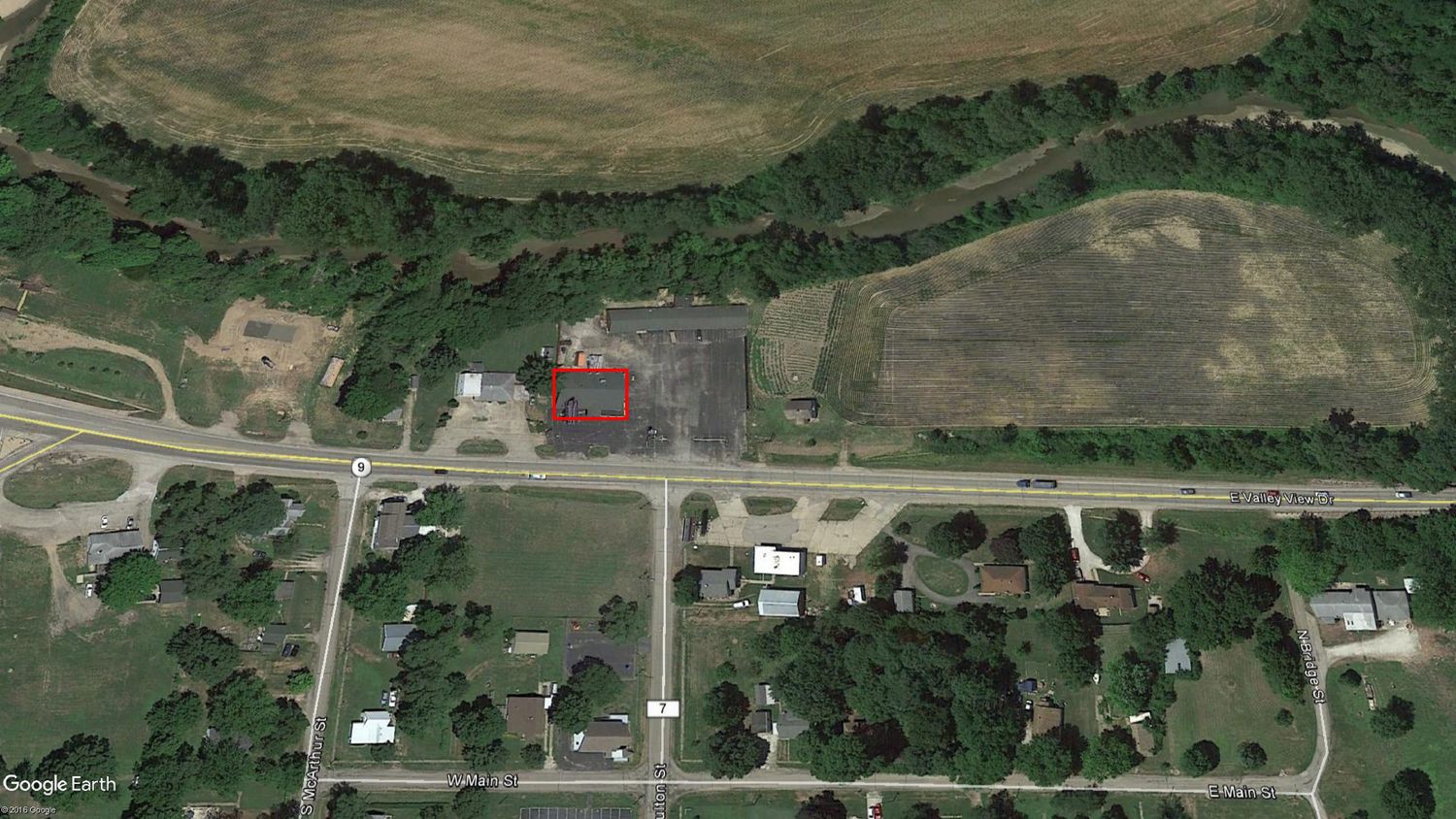 111 E Valley View Dr, Banner, IL 61520